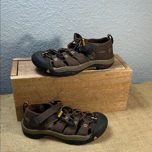 KEEN Dark Brown Adventure Sandals
